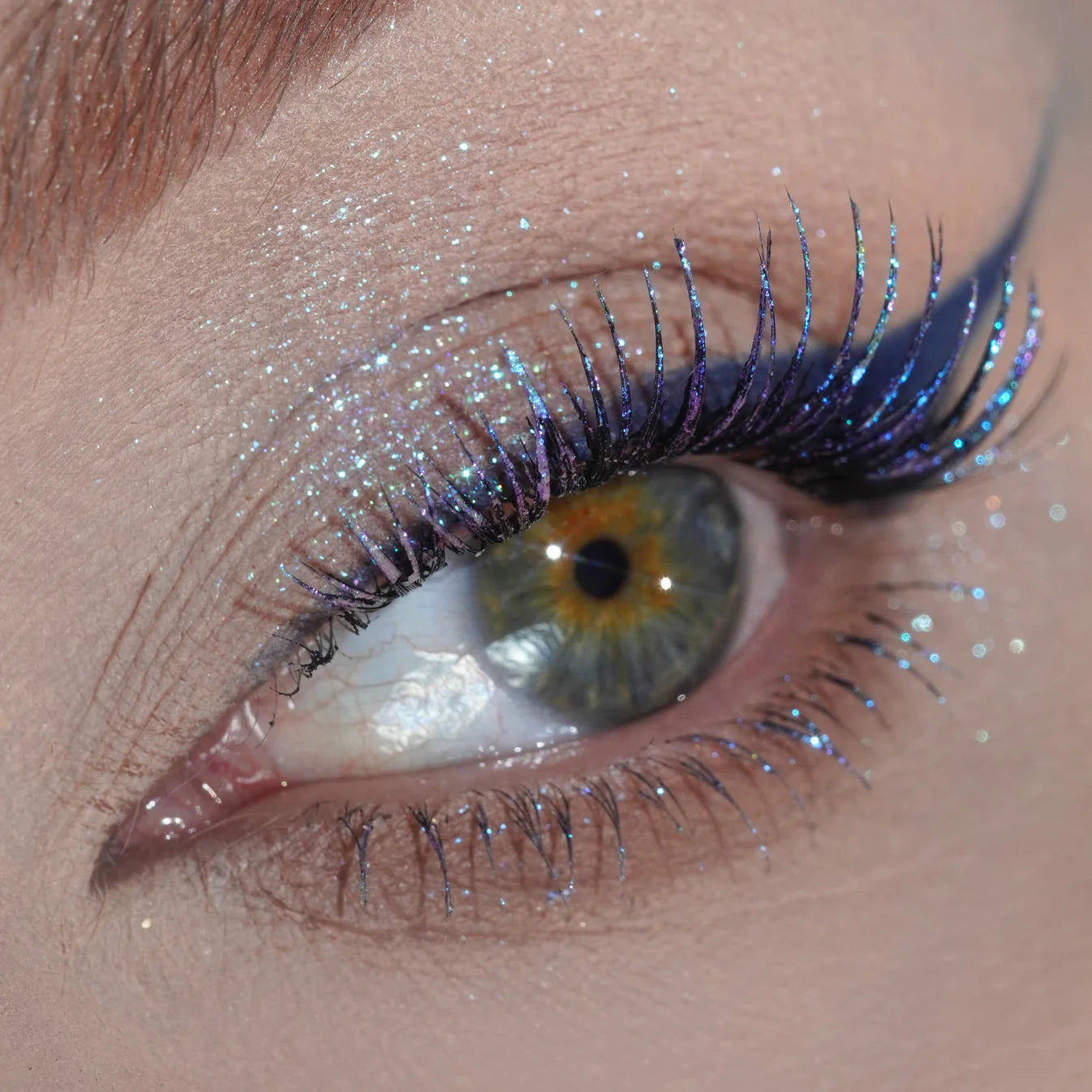 Viral Shimmery Glitter Mascara